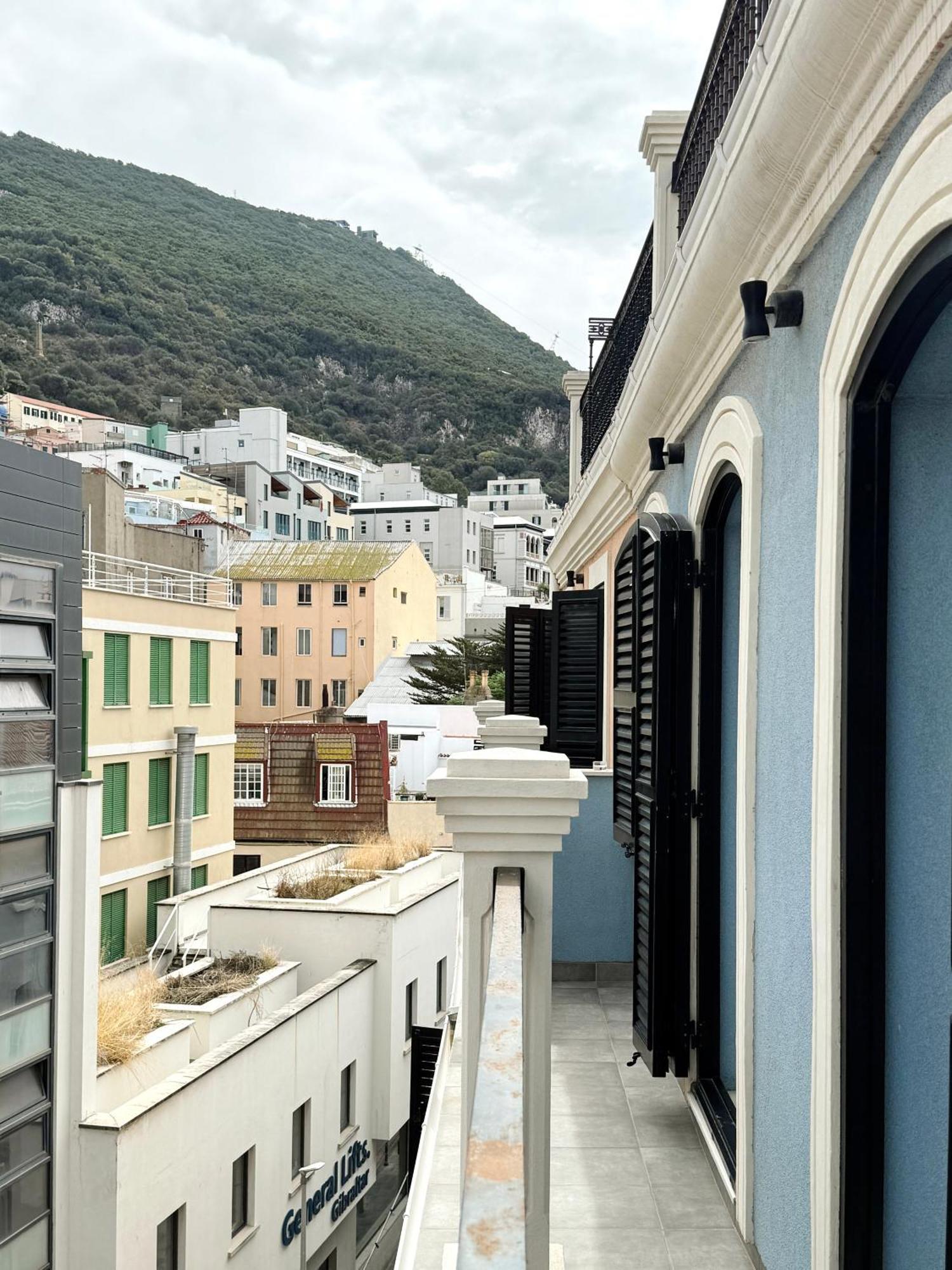 Fabulous City Centre Apartment - Grand Central House Gibraltar Exterior photo